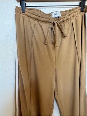 American Eagle Outfitters Tan Drawstring Wide-Leg Joggers